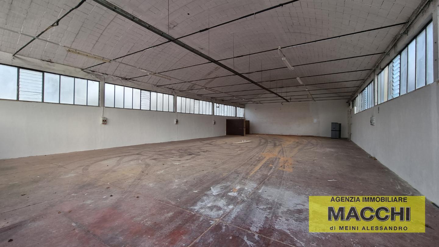 Capannone artigianale in vendita a Perignano